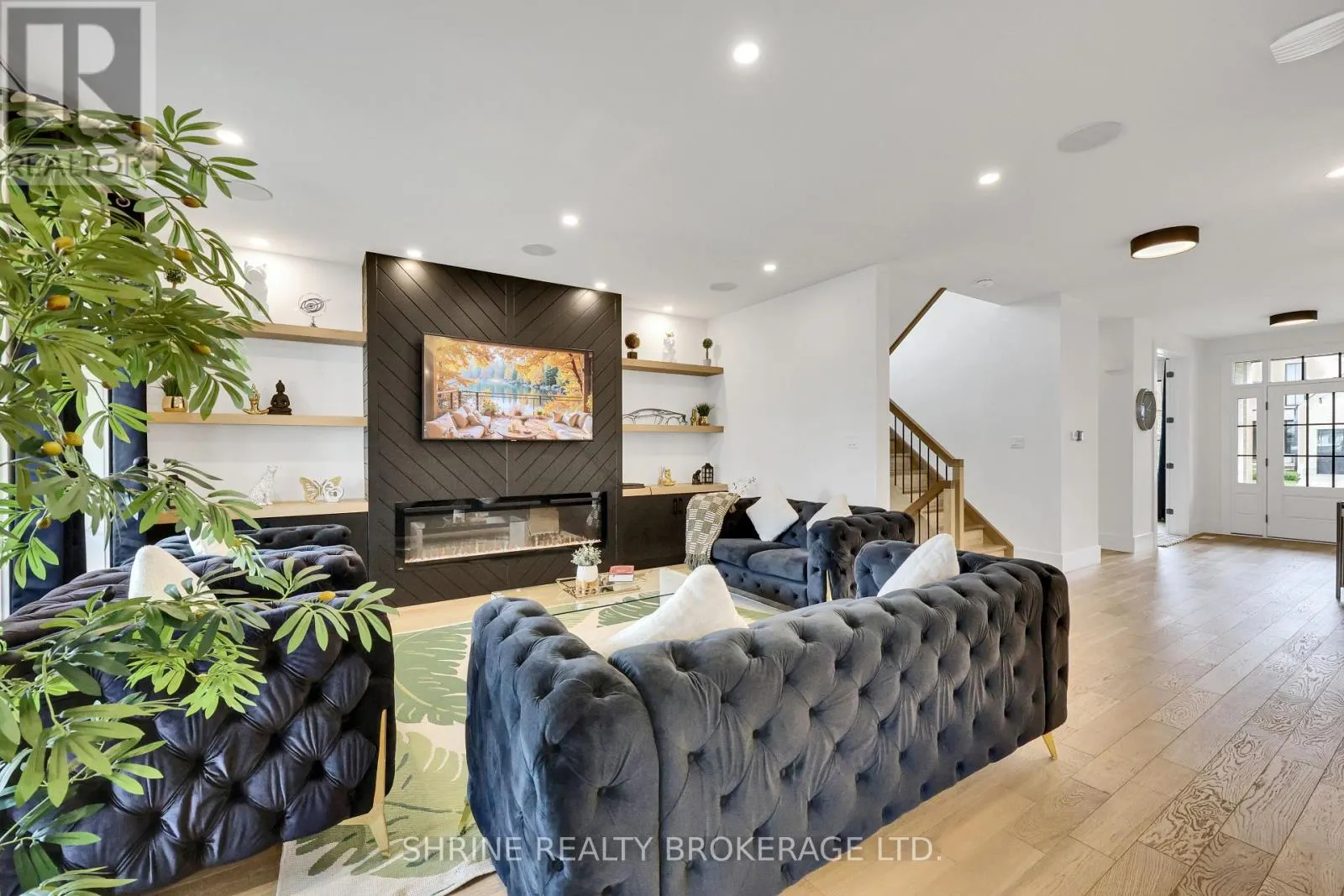 1866 FOUNTAIN GRASS DRIVE
