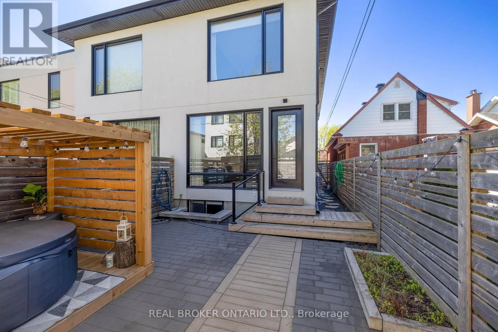 287 DOVERCOURT AVENUE