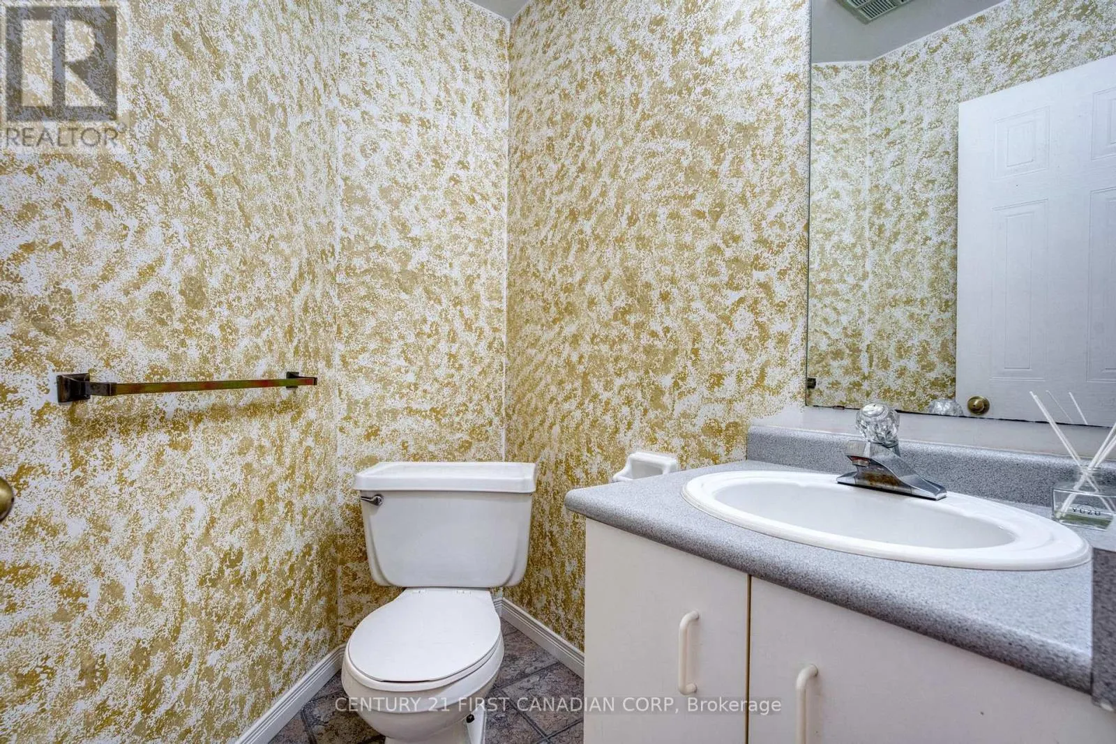 89 - 9 AILSA PLACE, #89