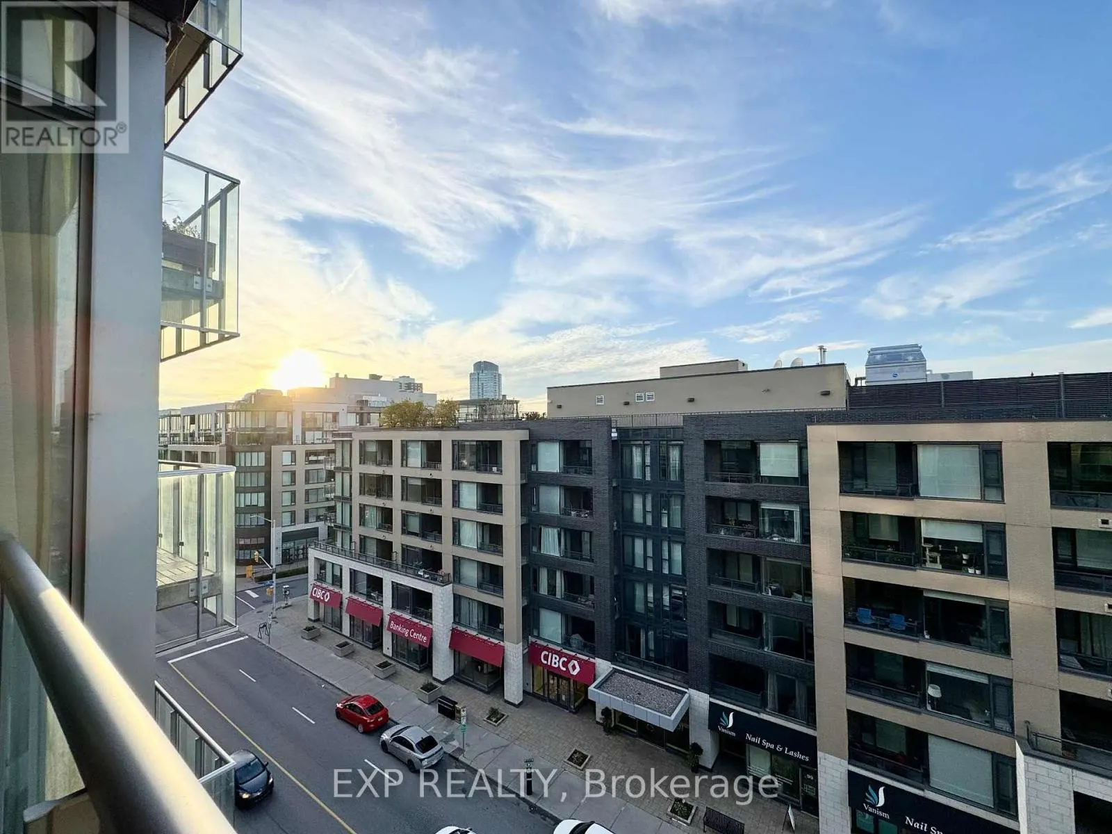 608 - 98 RICHMOND ROAD