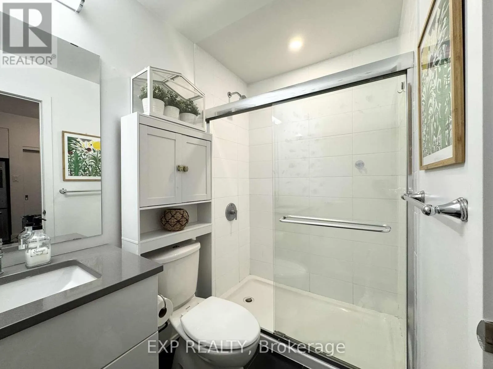 608 - 98 RICHMOND ROAD