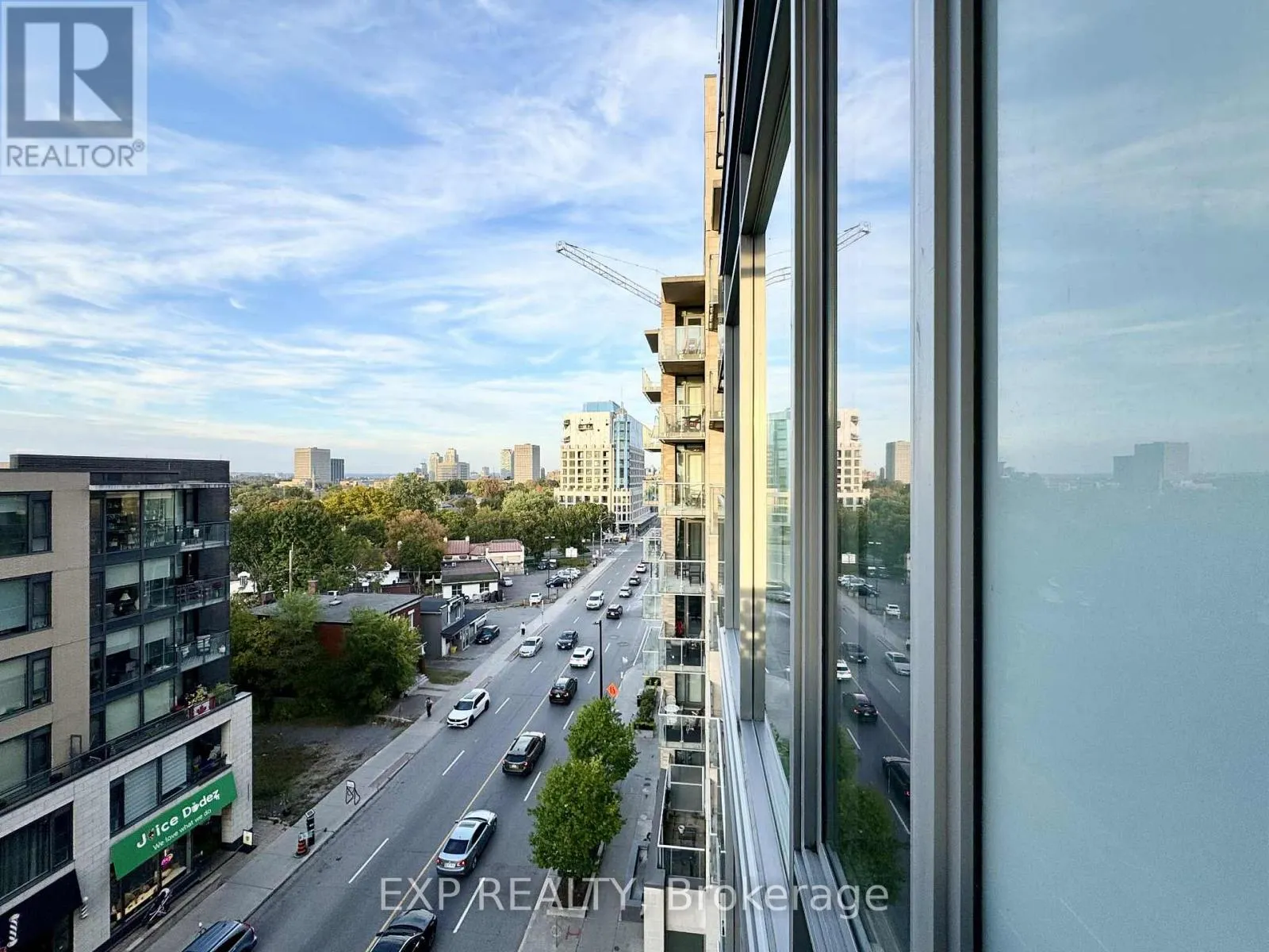 608 - 98 RICHMOND ROAD