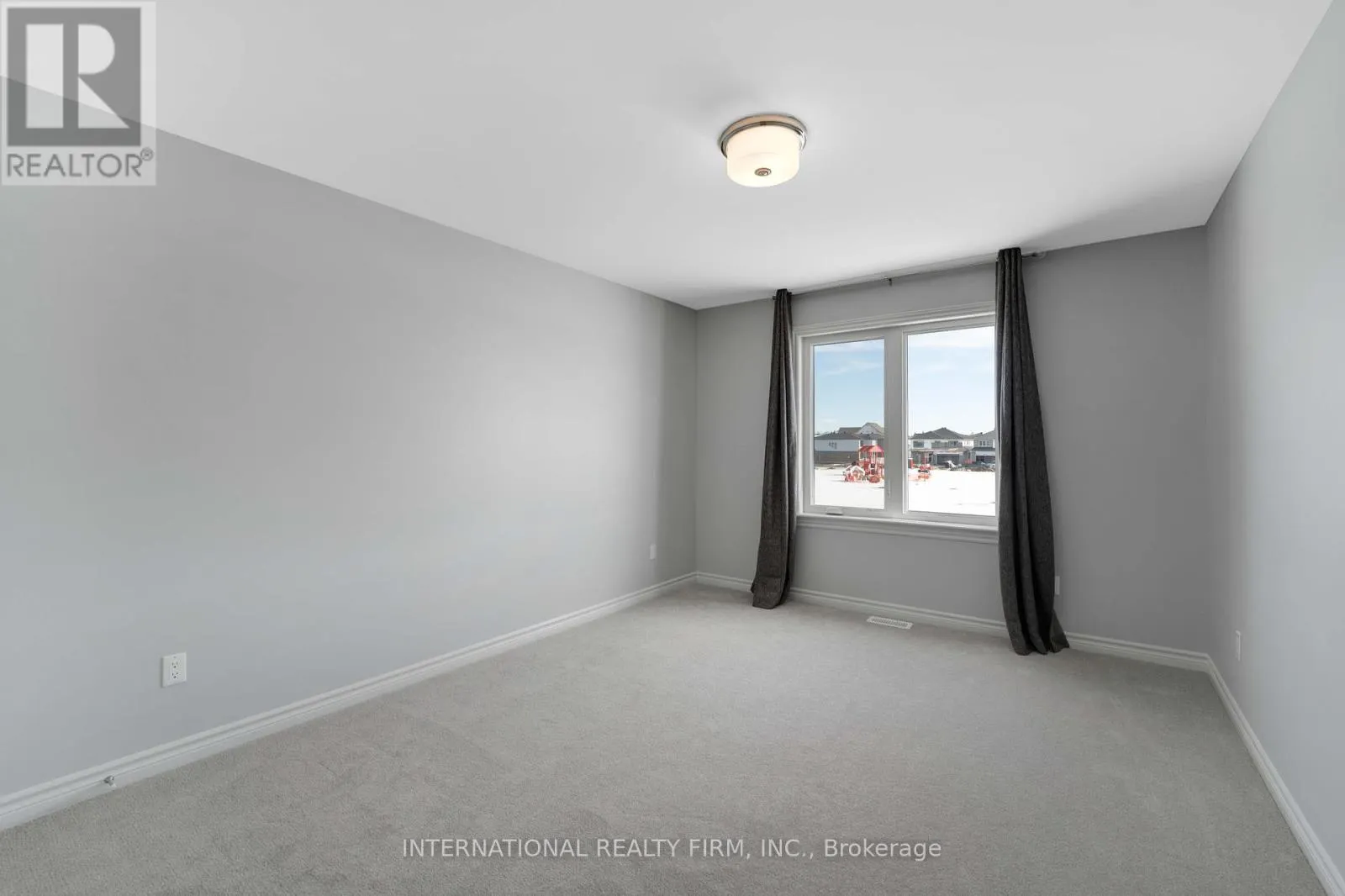 696 MOONFLOWER CRESCENT N