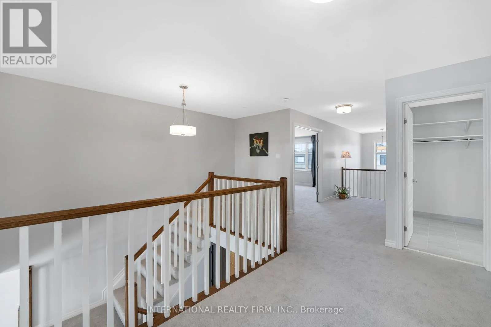 696 MOONFLOWER CRESCENT N