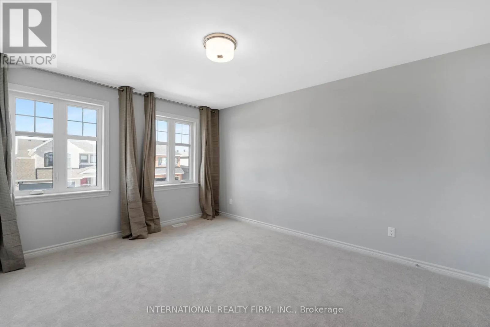 696 MOONFLOWER CRESCENT N