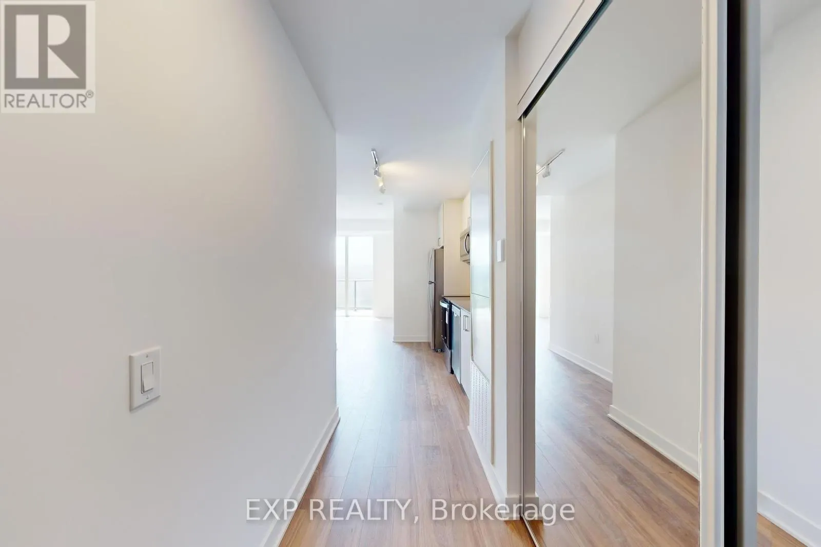 919 - 2782 BARTON STREET E