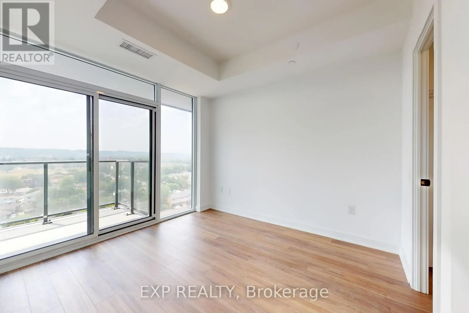 919 - 2782 BARTON STREET E