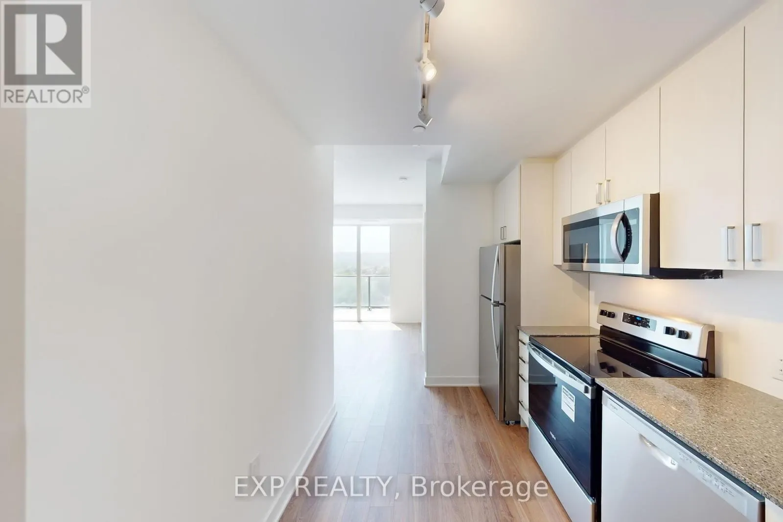 919 - 2782 BARTON STREET E