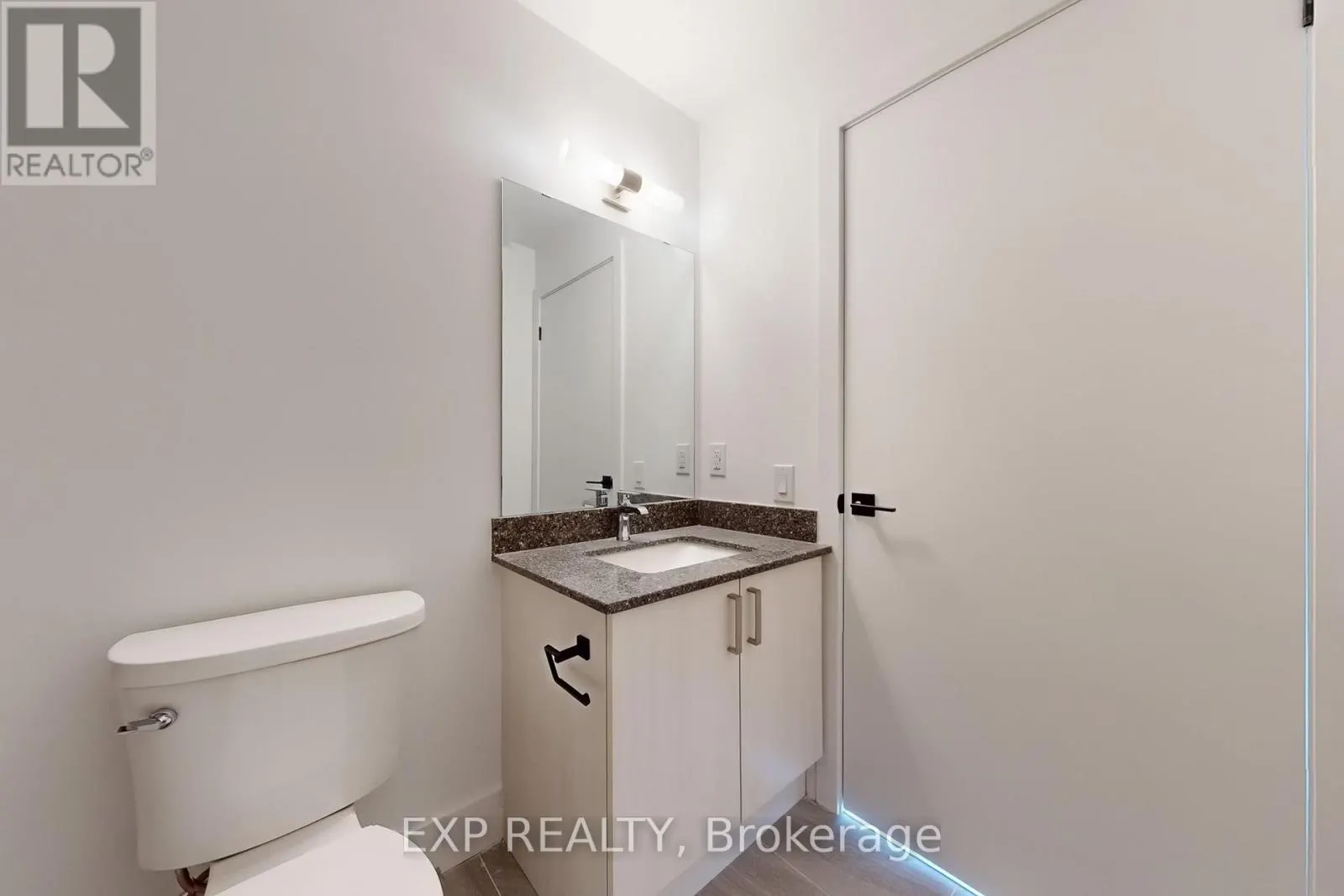 919 - 2782 BARTON STREET E