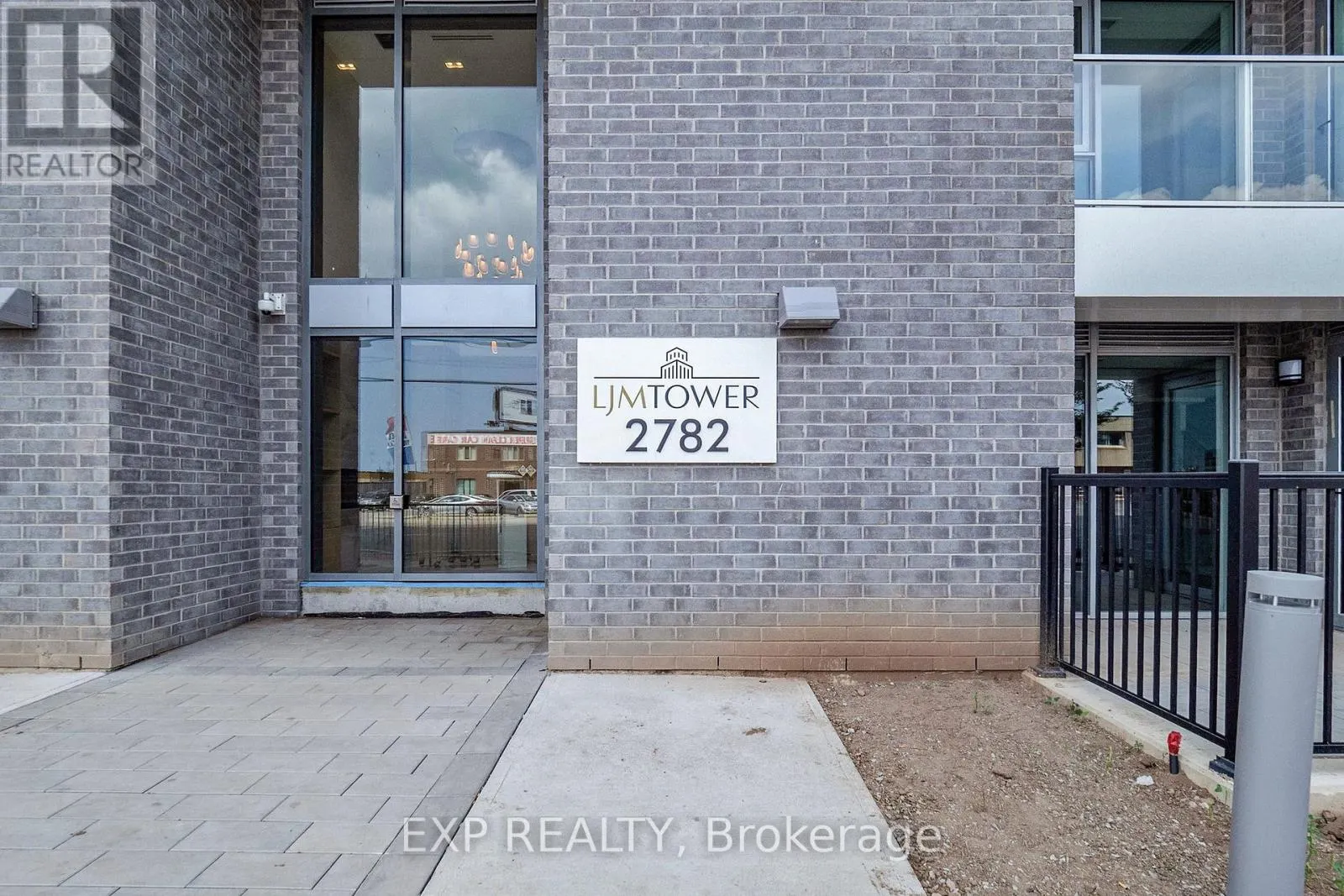 919 - 2782 BARTON STREET E