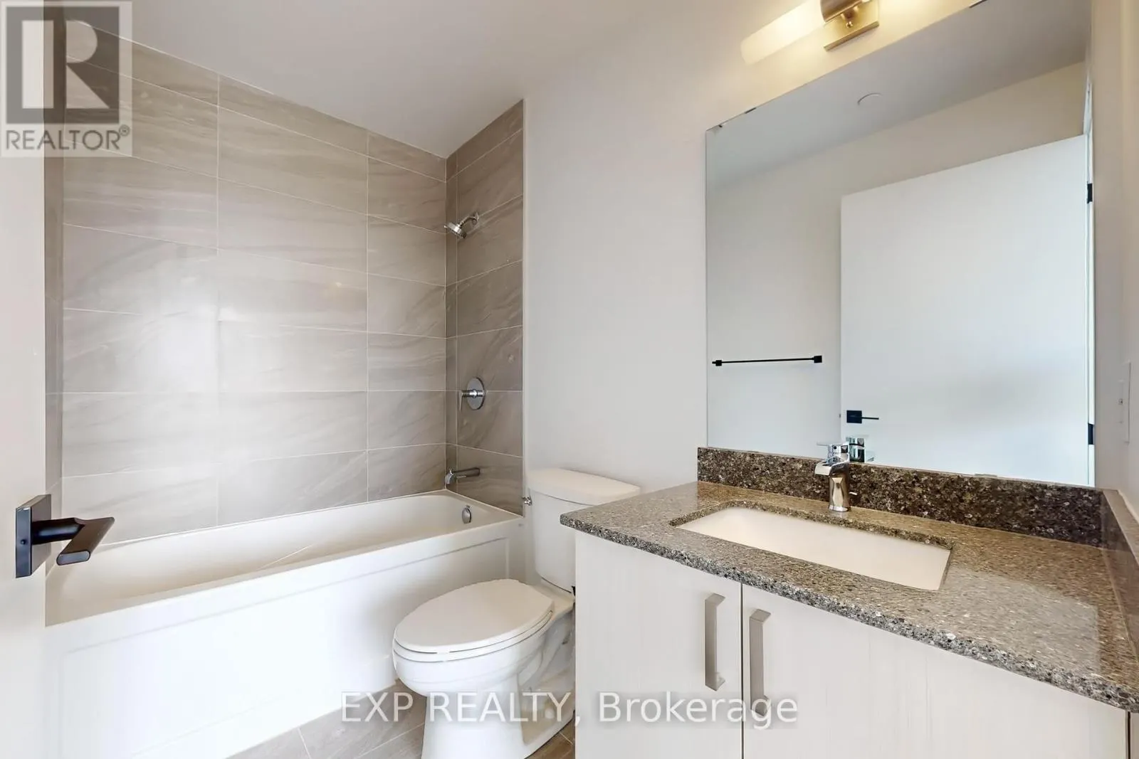 919 - 2782 BARTON STREET E