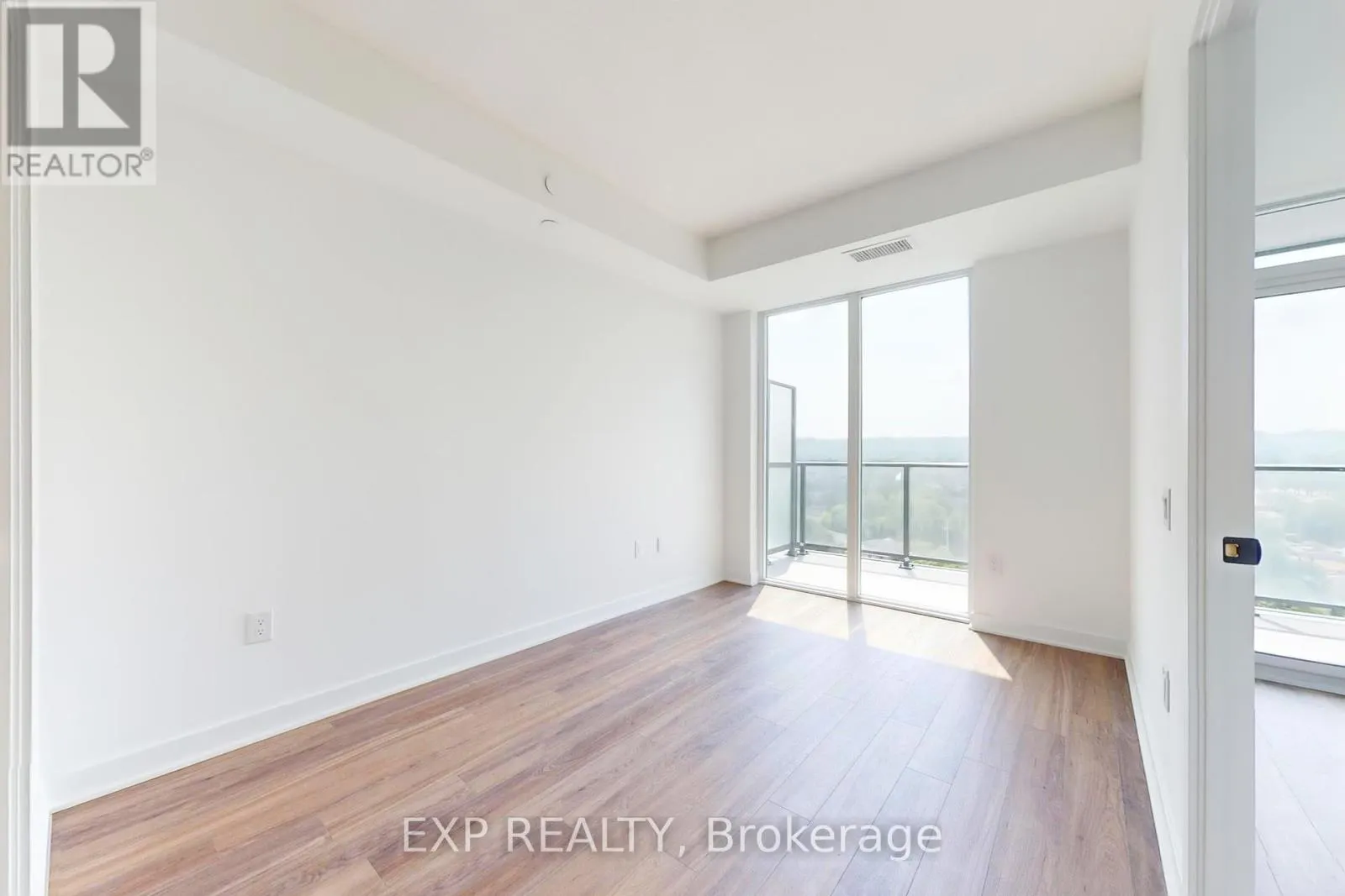 919 - 2782 BARTON STREET E