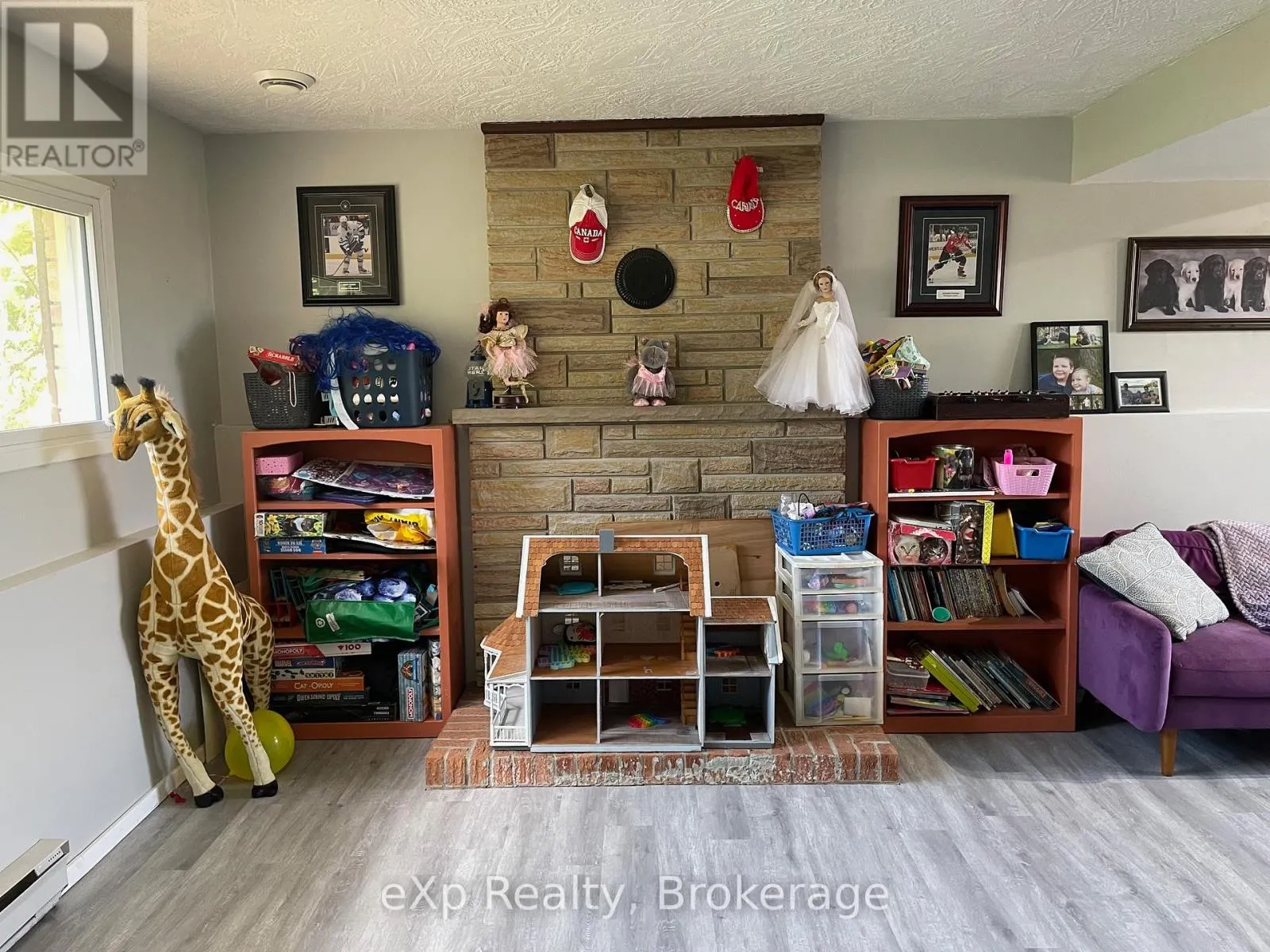 21 FAIRVIEW DRIVE