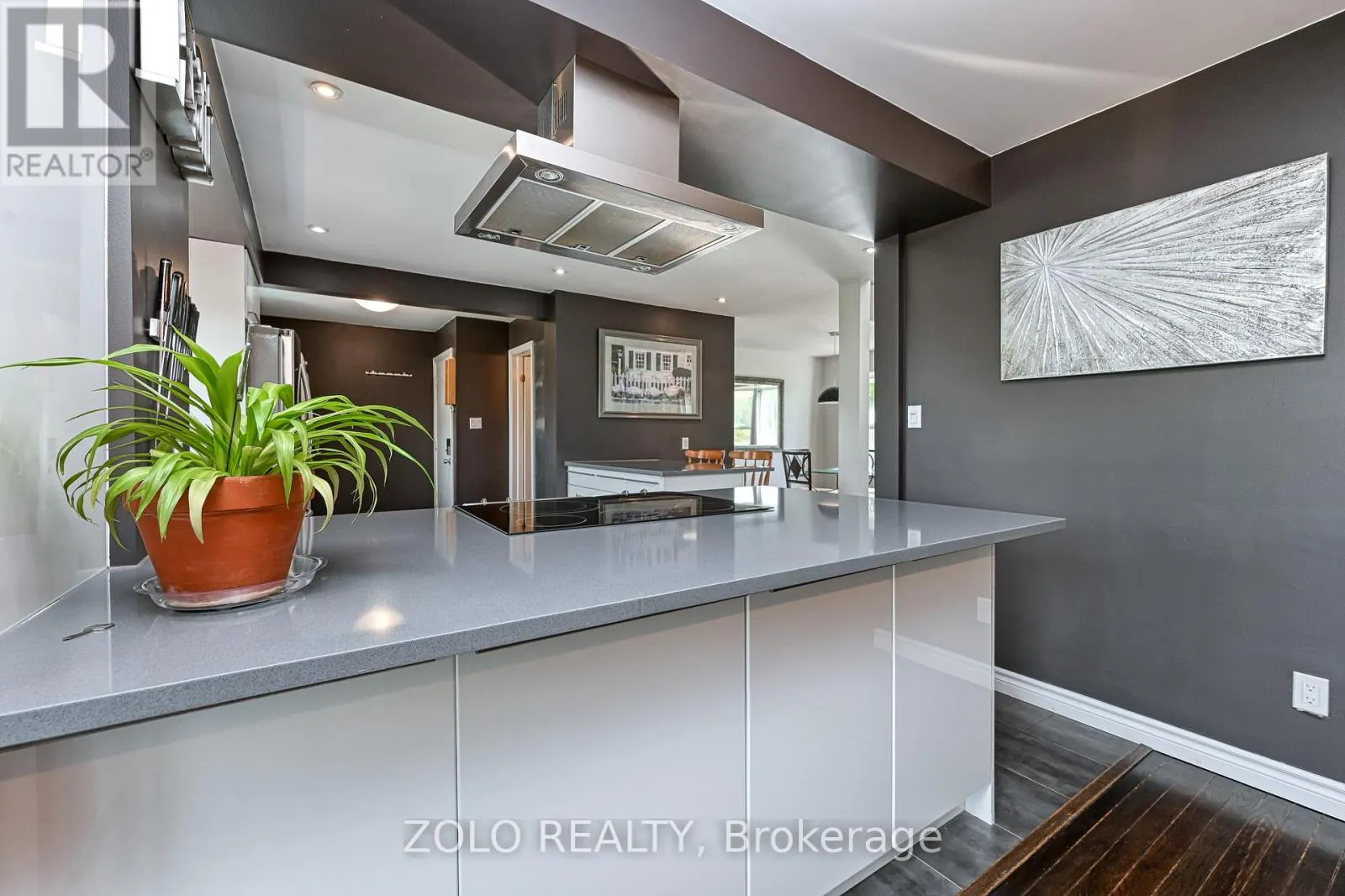 2 CAMBRIDGE COURT