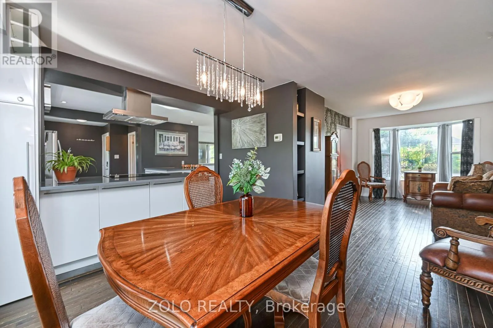2 CAMBRIDGE COURT