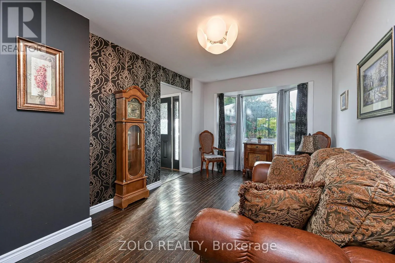 2 CAMBRIDGE COURT