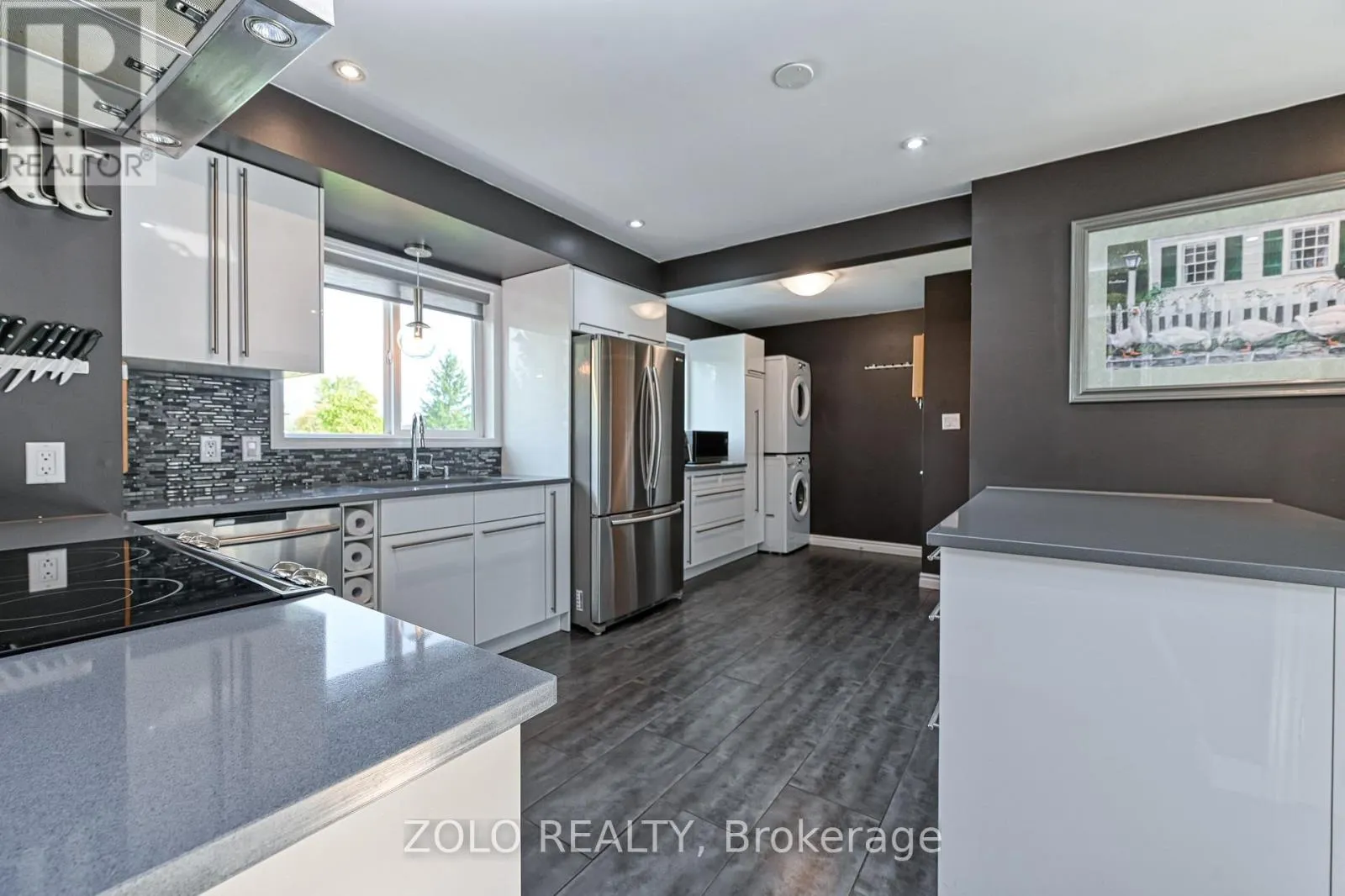 2 CAMBRIDGE COURT