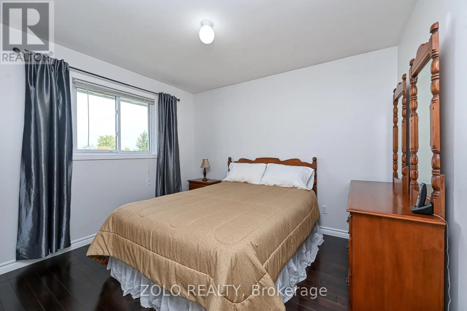 2 CAMBRIDGE COURT