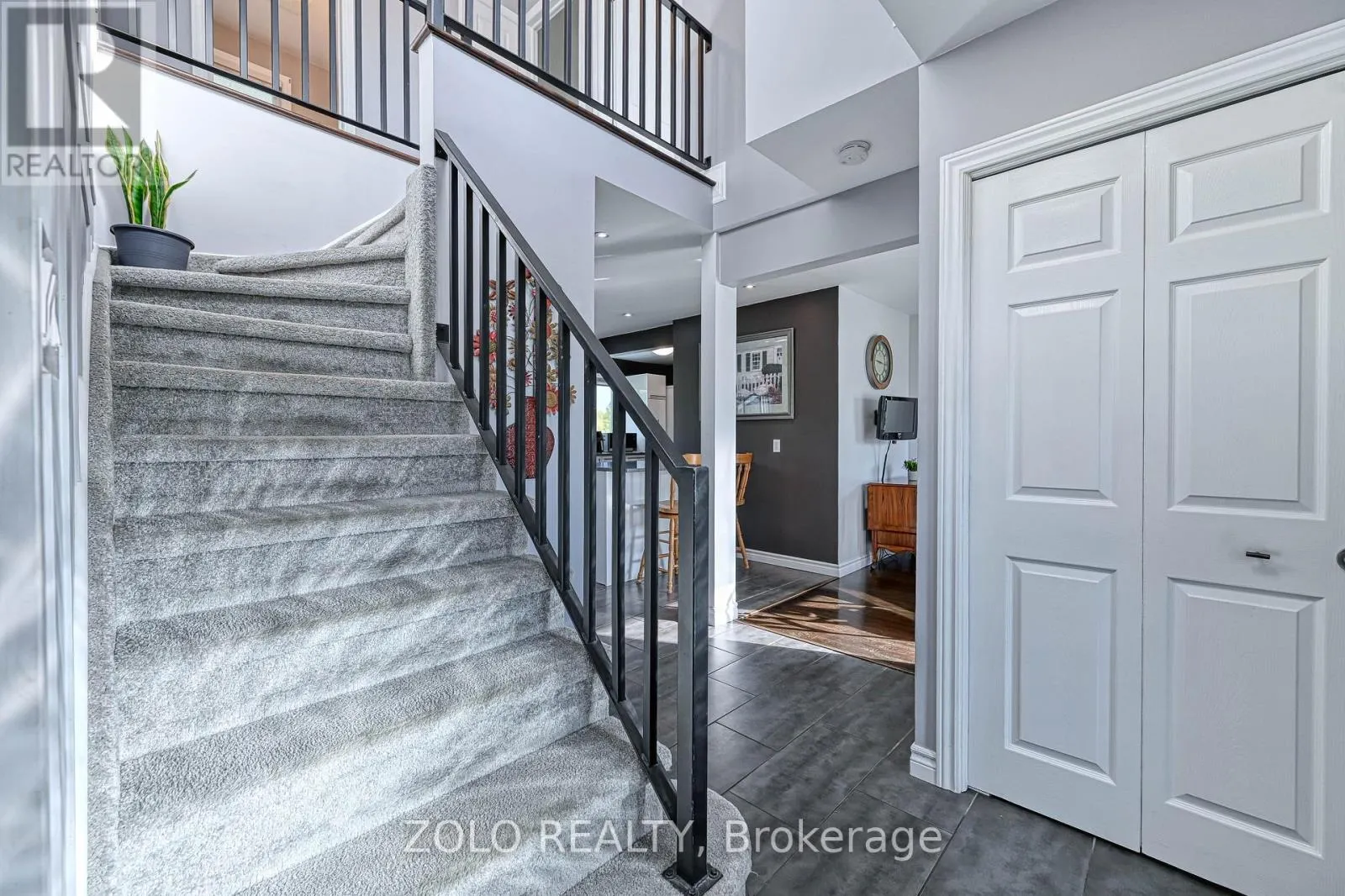 2 CAMBRIDGE COURT