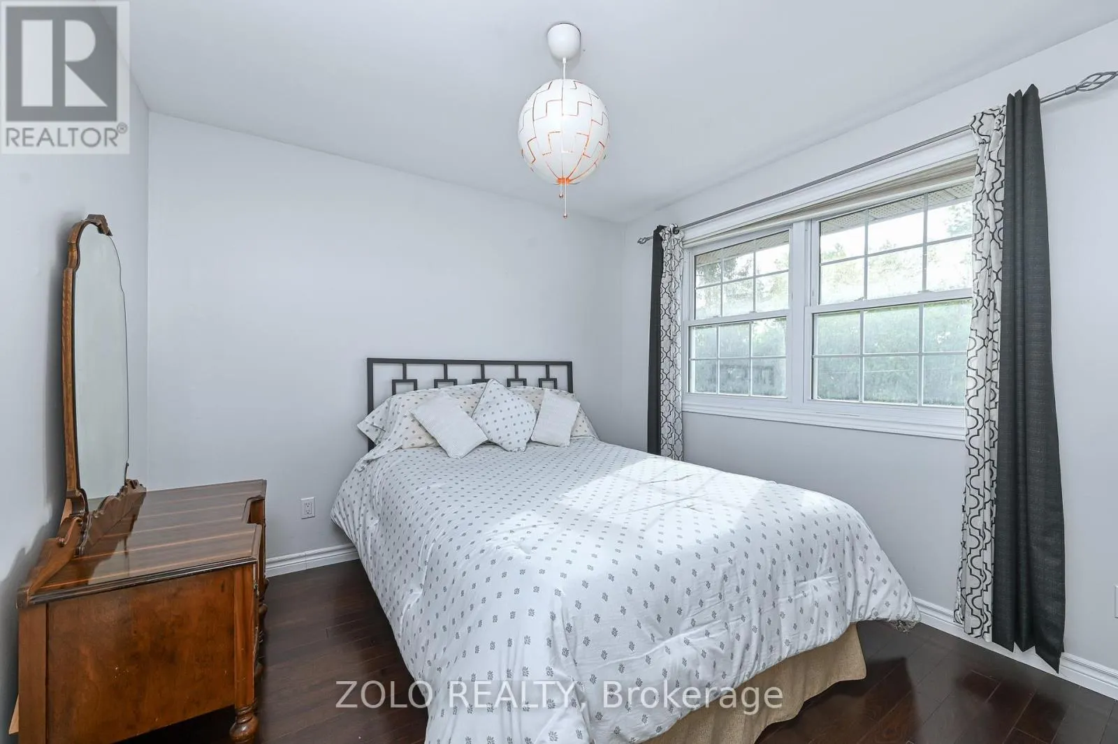 2 CAMBRIDGE COURT