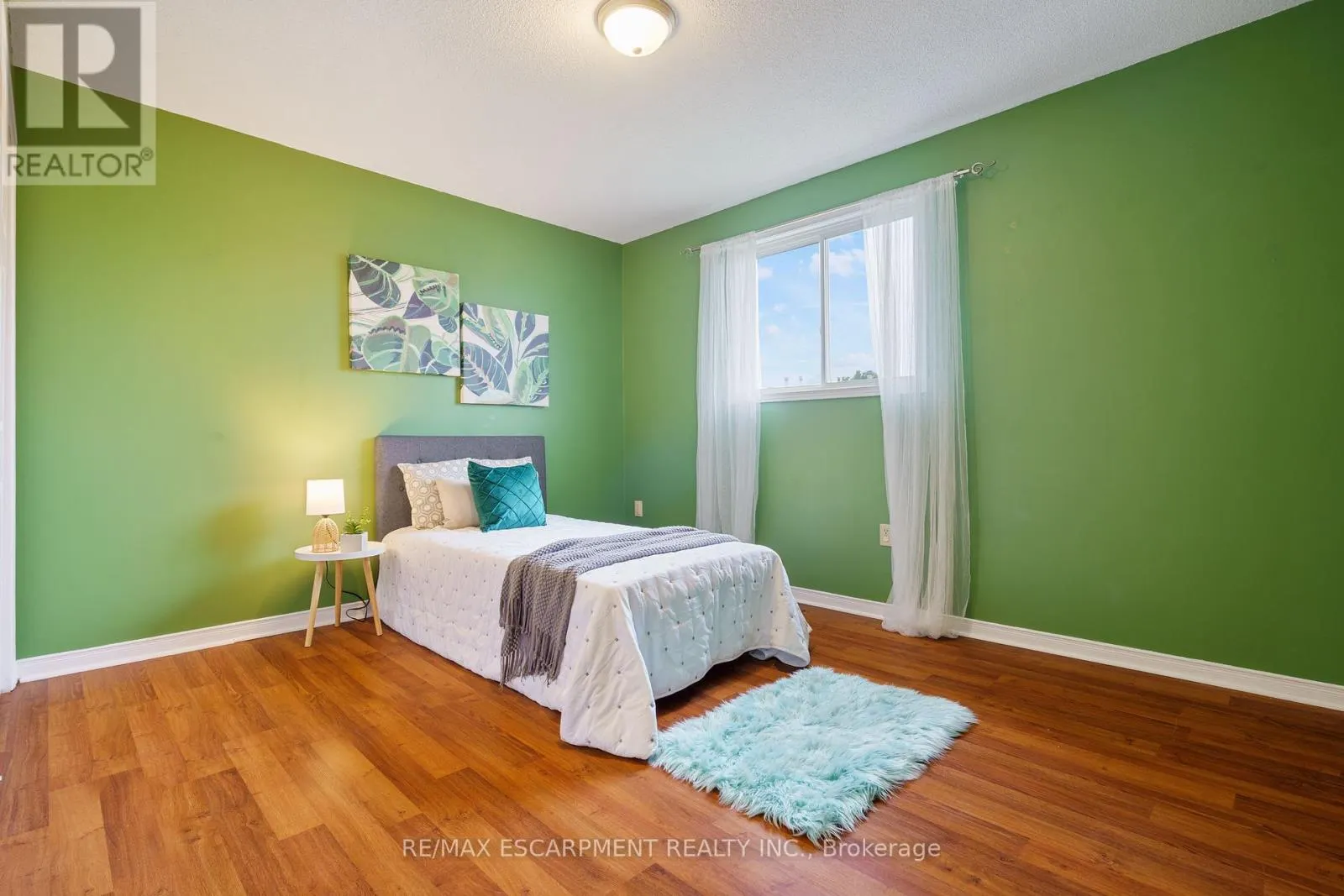 85 CHELSEA CRESCENT