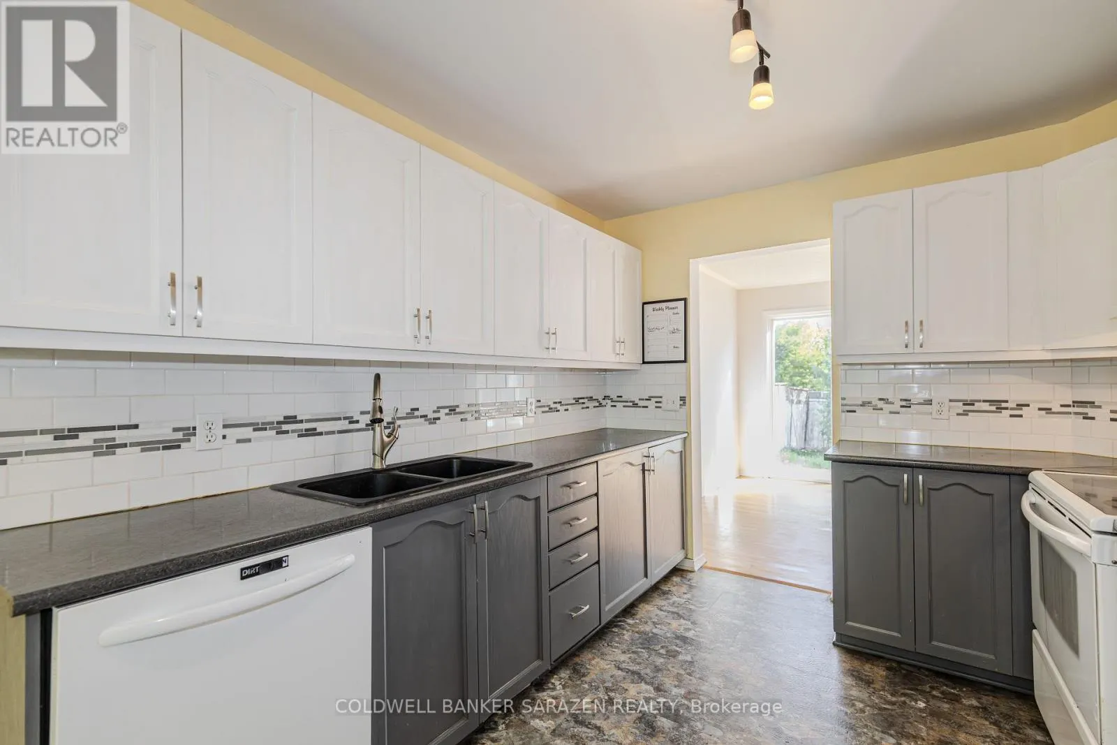 182 WINDHURST DRIVE