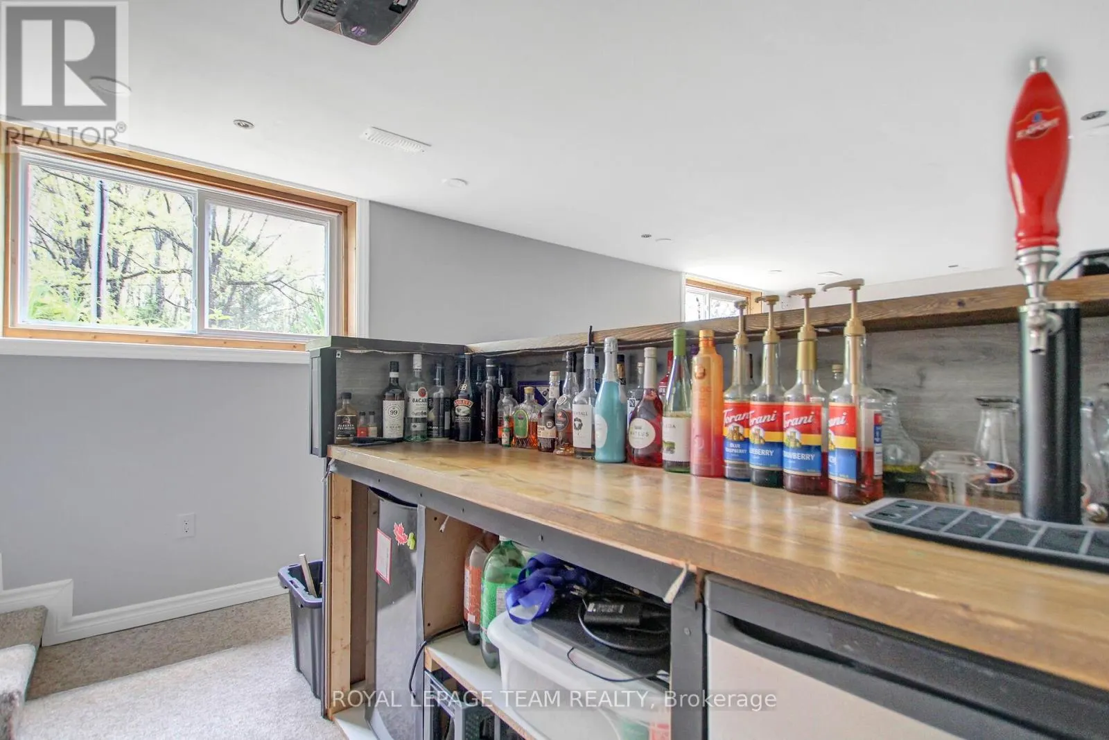 129 SPINNAKER WAY