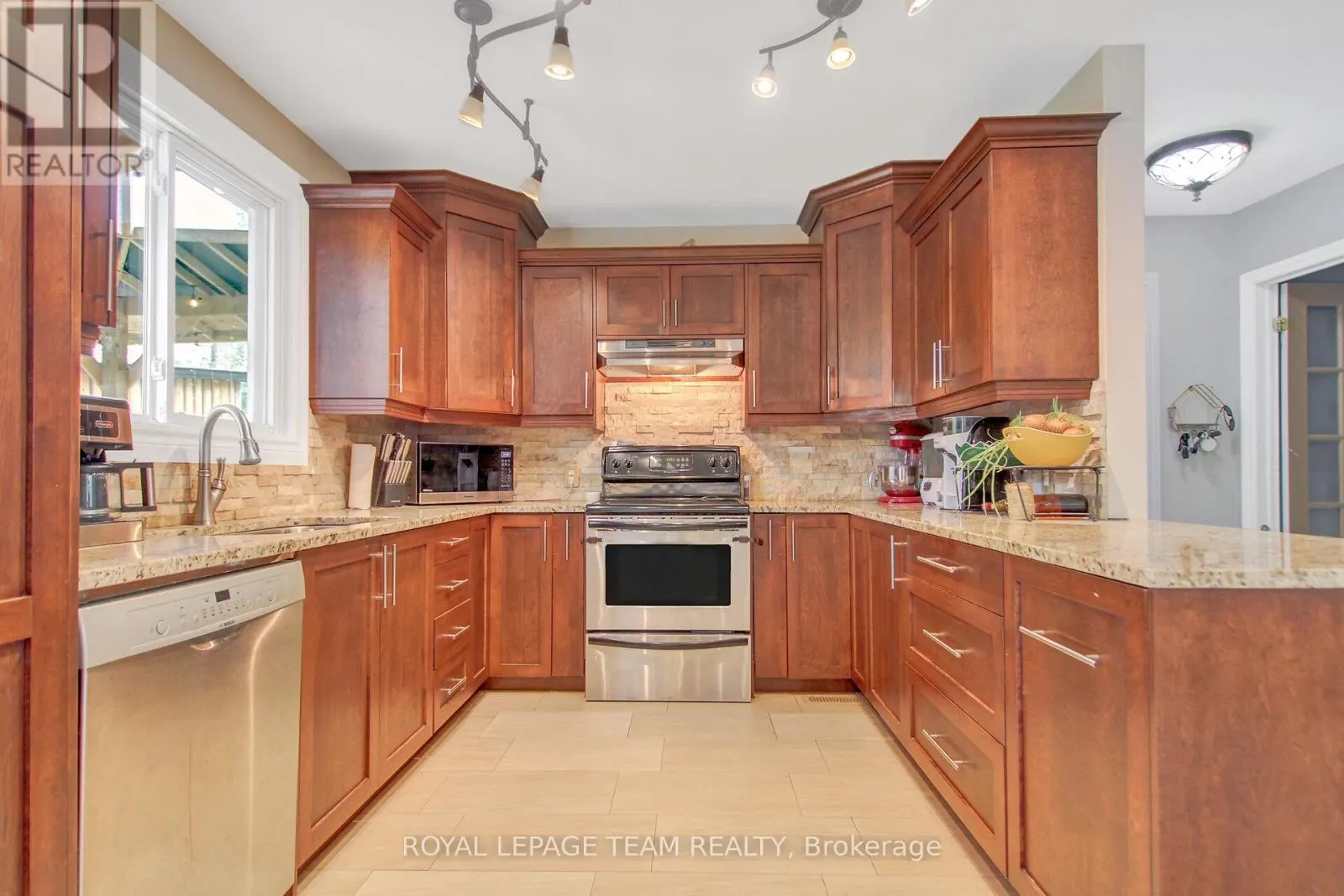 129 SPINNAKER WAY