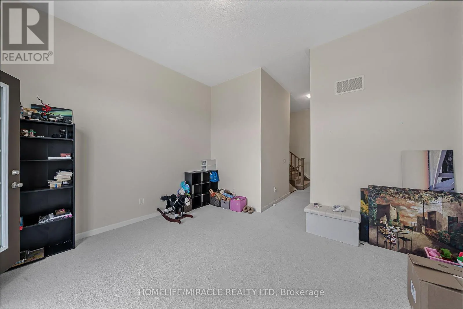 121 OAKMONT DRIVE