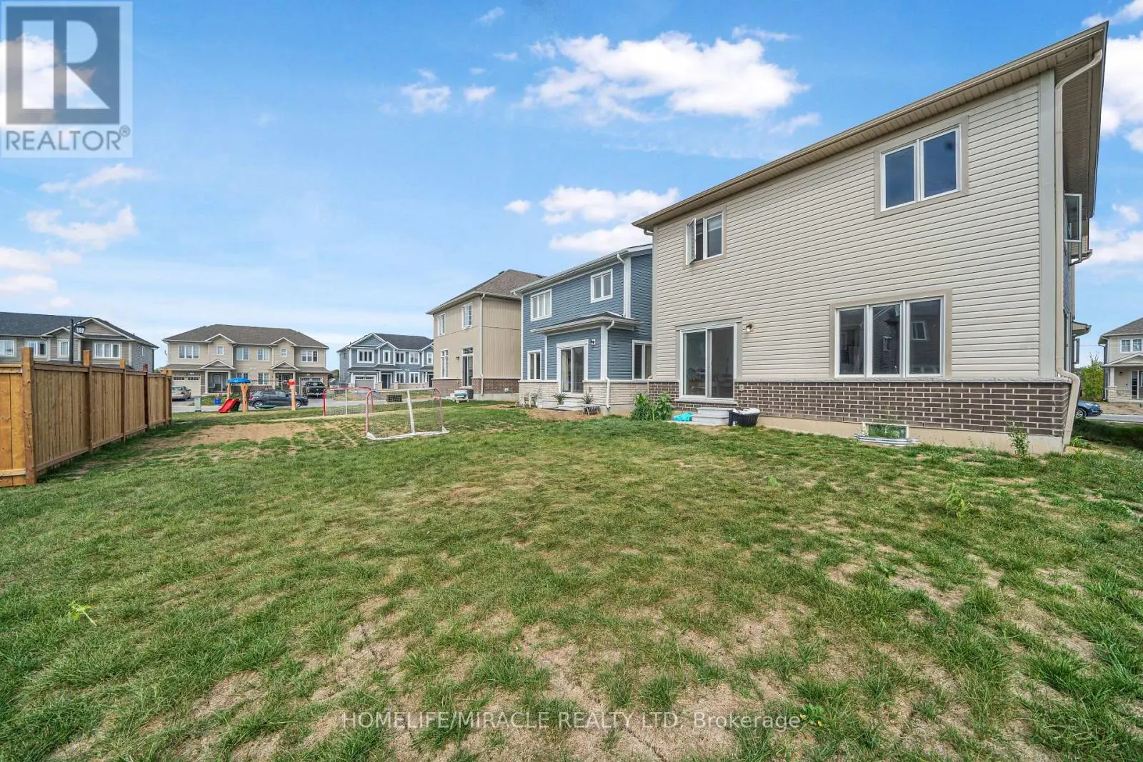 121 OAKMONT DRIVE