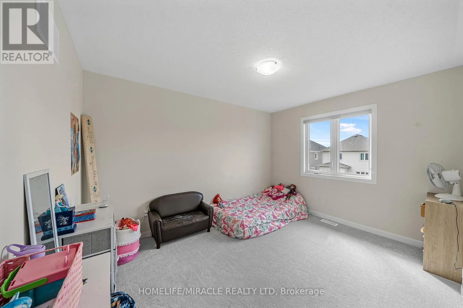 121 OAKMONT DRIVE