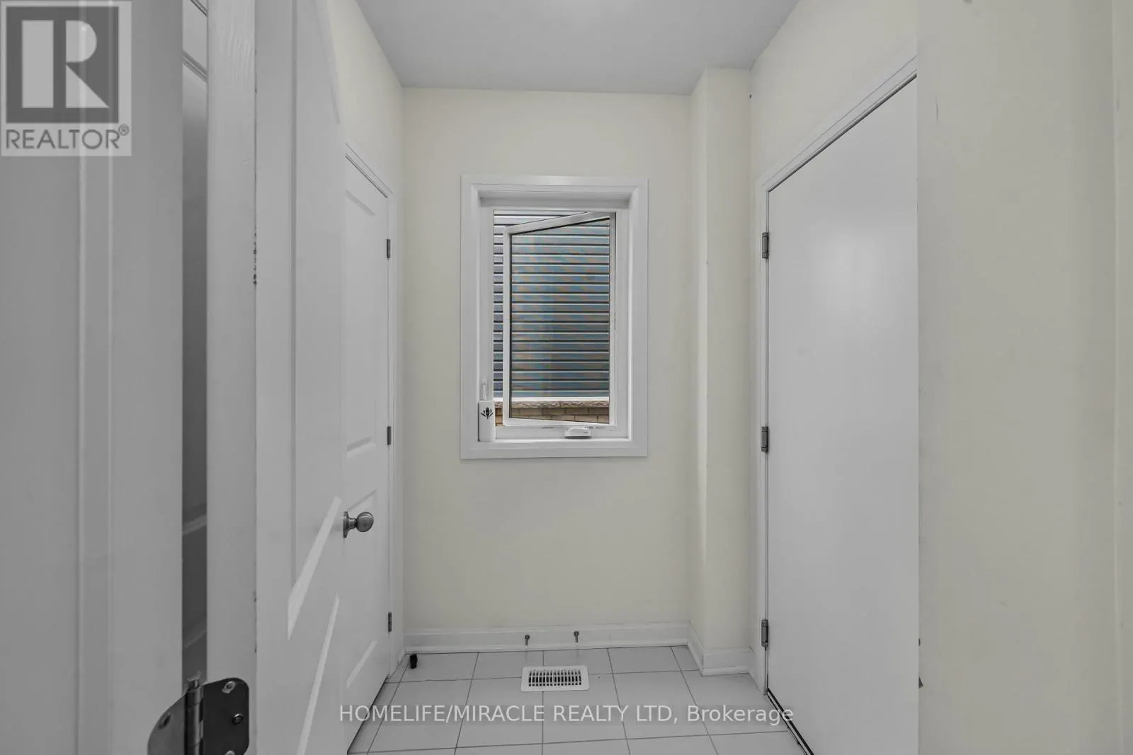 121 OAKMONT DRIVE