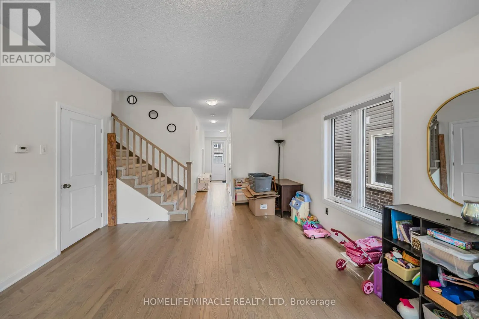 121 OAKMONT DRIVE