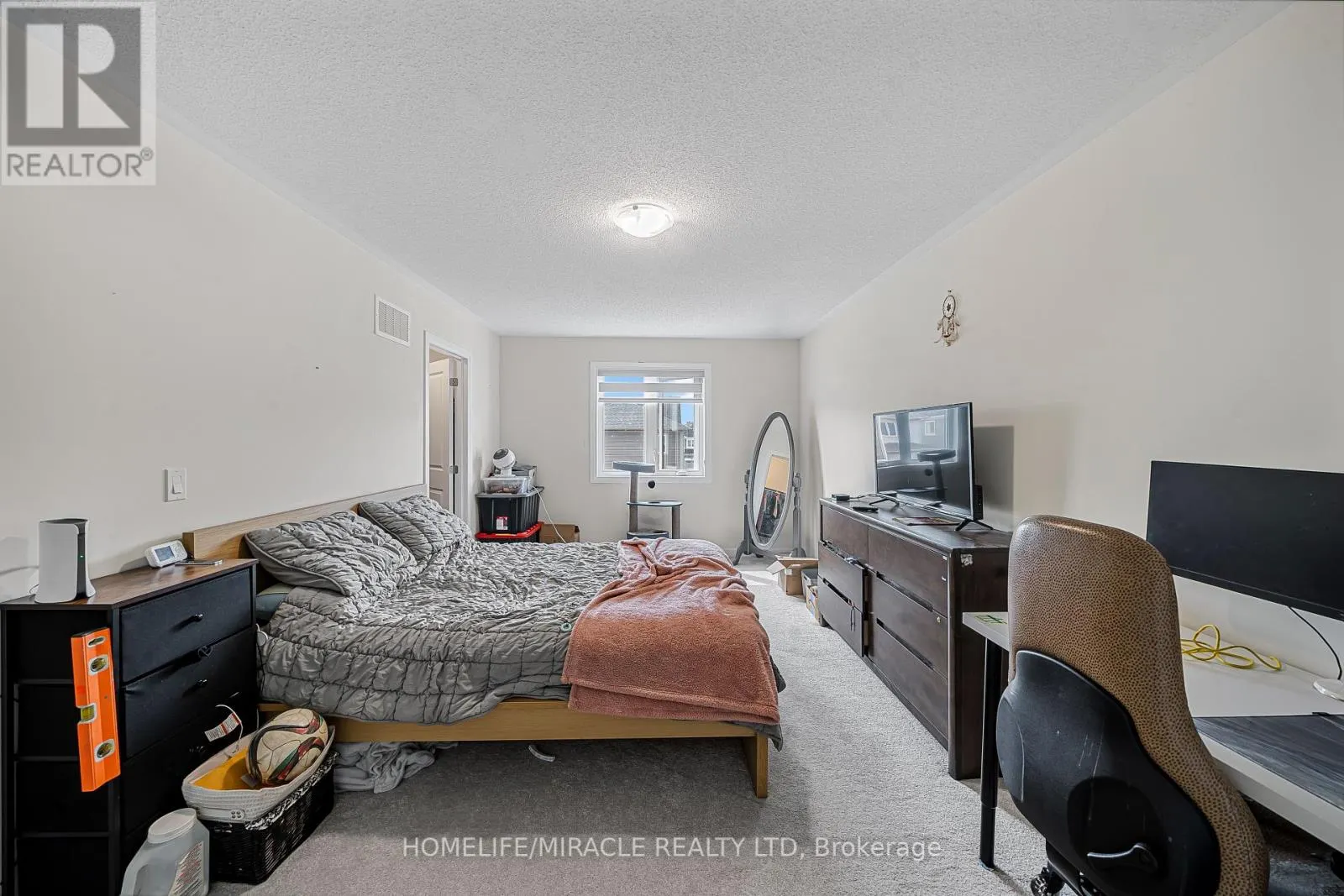 121 OAKMONT DRIVE