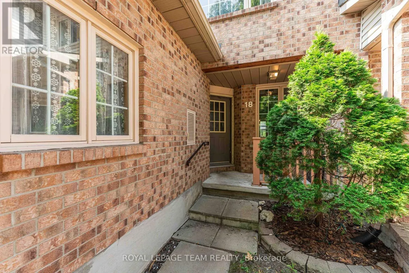 18 RAVENSCROFT COURT