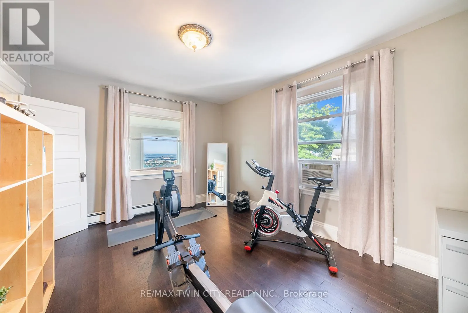 47 MOUNTAIN PARK AVENUE