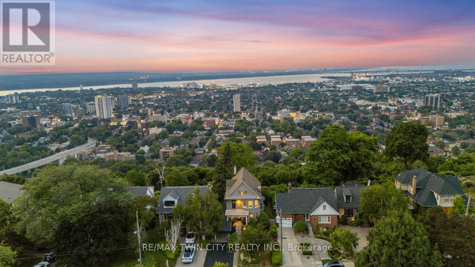 47 MOUNTAIN PARK AVENUE
