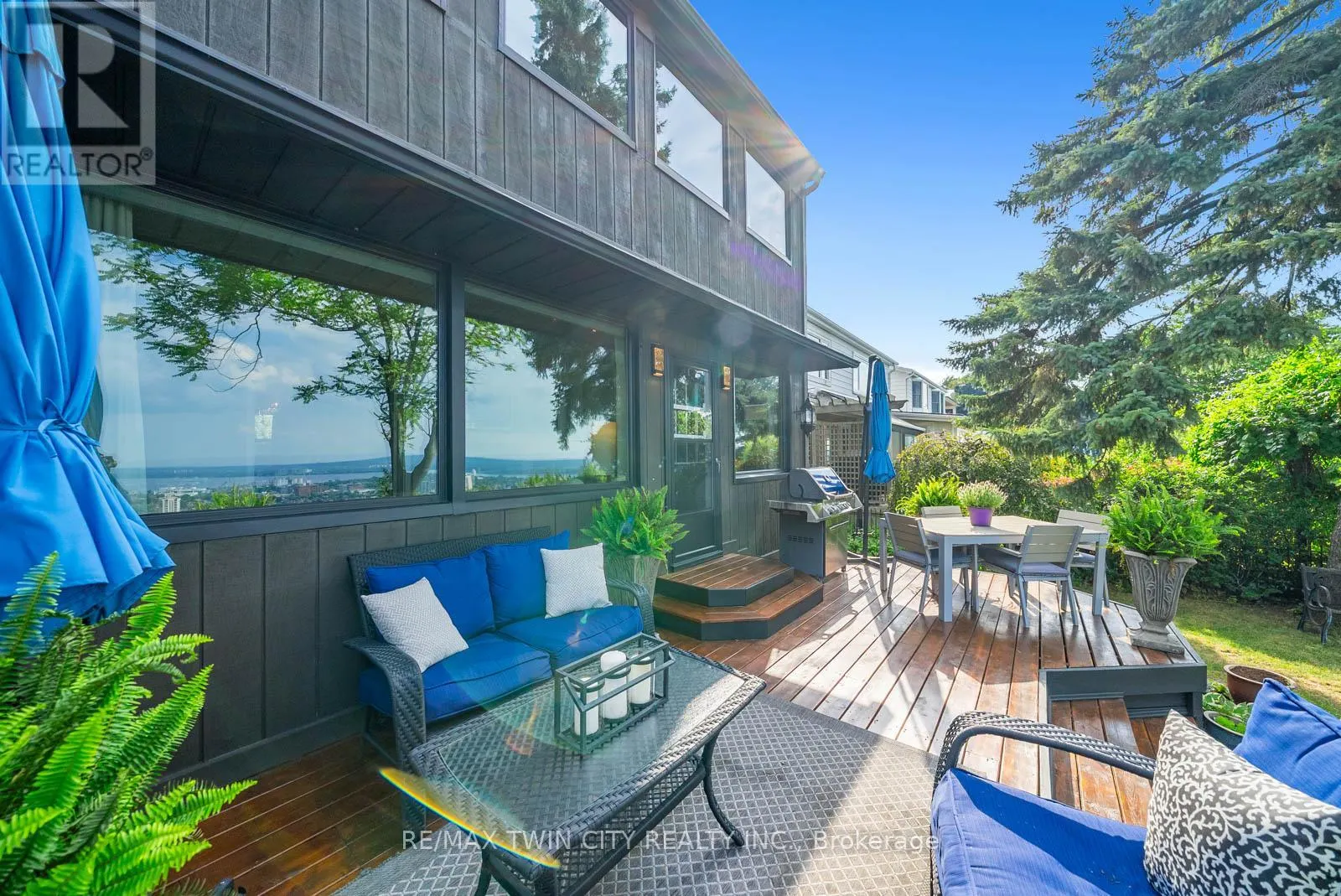 47 MOUNTAIN PARK AVENUE
