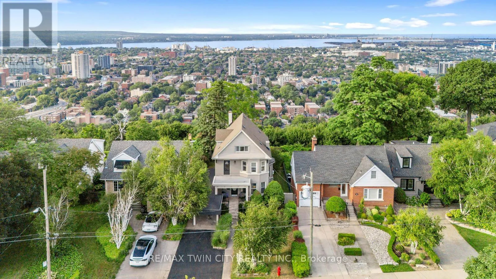 47 MOUNTAIN PARK AVENUE