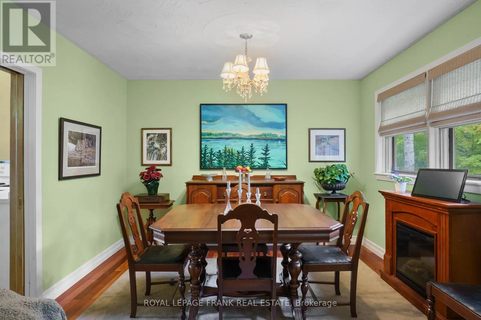 308 COTTONWOOD DRIVE