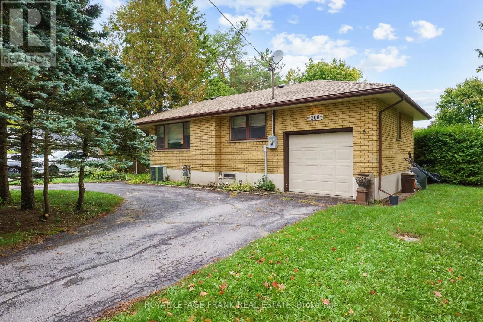 308 COTTONWOOD DRIVE
