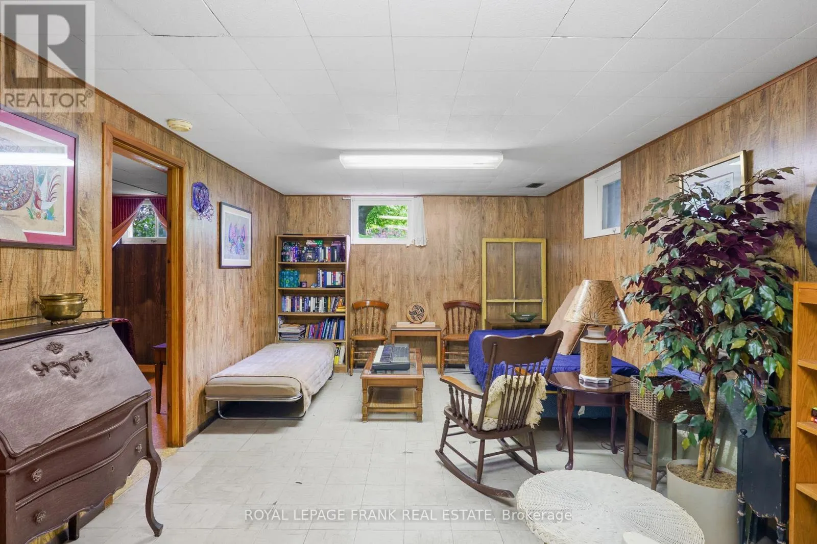 308 COTTONWOOD DRIVE
