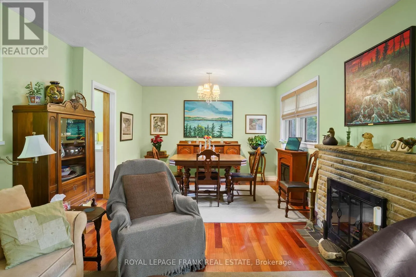 308 COTTONWOOD DRIVE