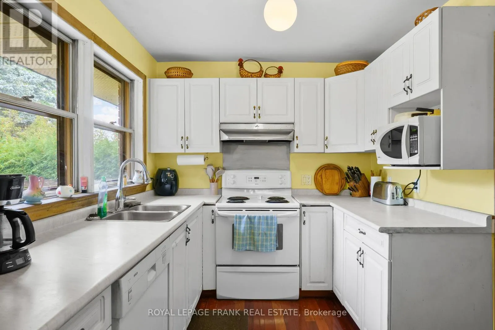 308 COTTONWOOD DRIVE