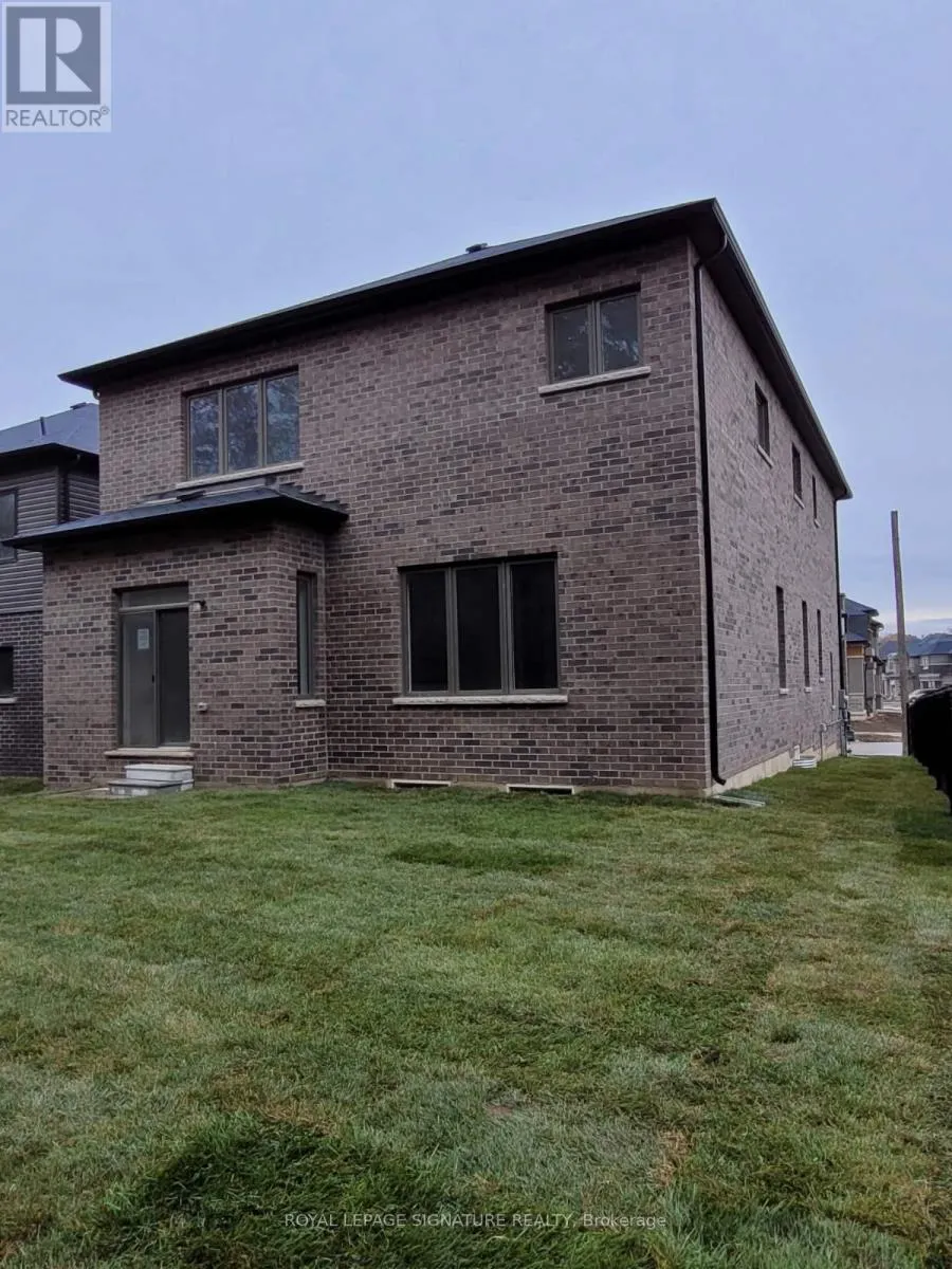 95 MACKLIN STREET