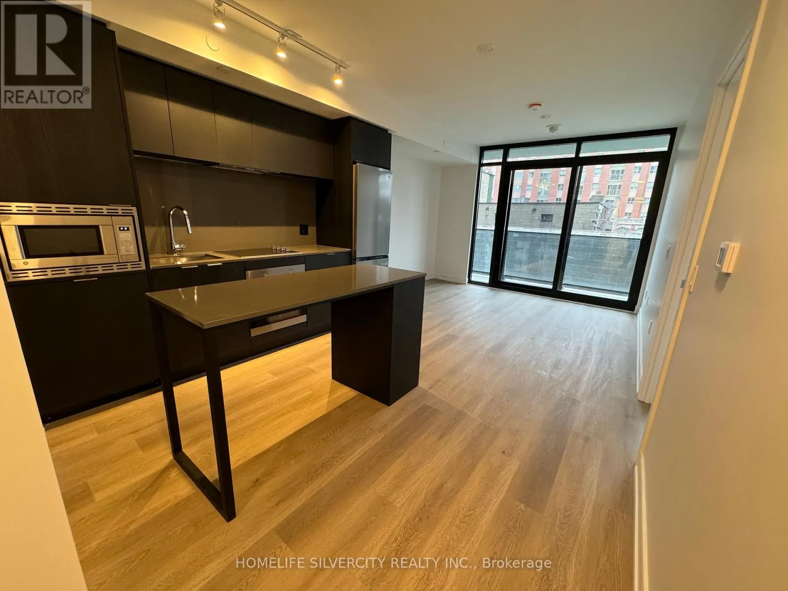 406 - 1 JARVIS STREET