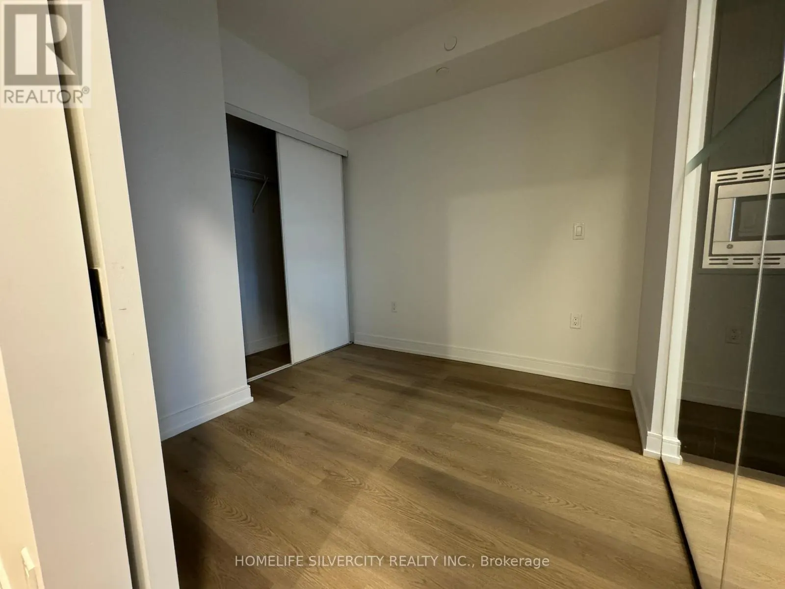 406 - 1 JARVIS STREET