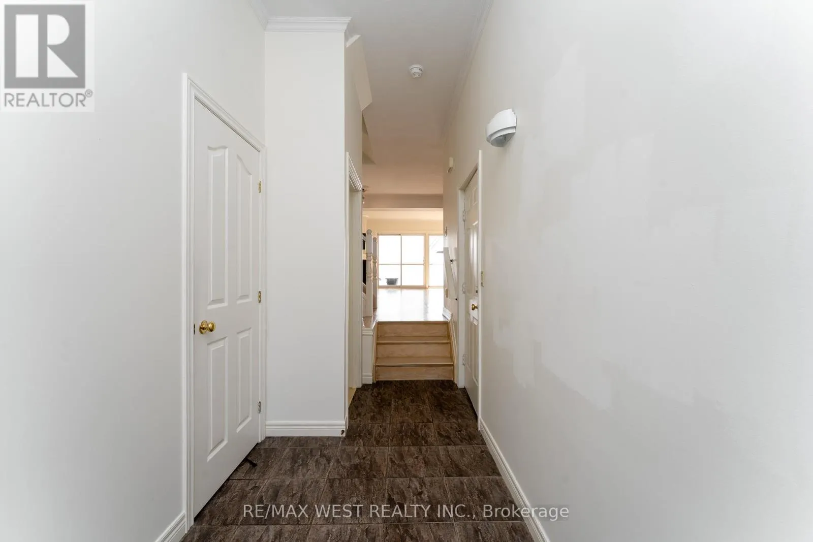 3 - 114 BROWN STREET