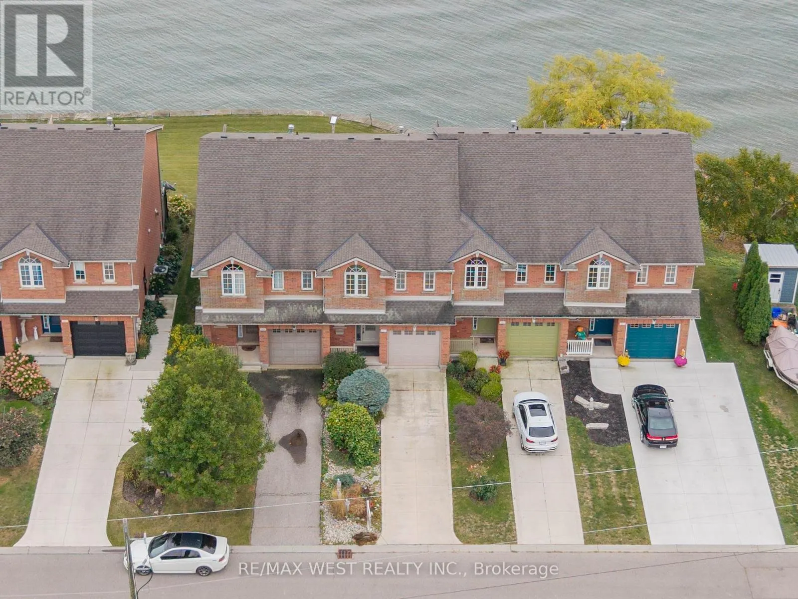 3 - 114 BROWN STREET