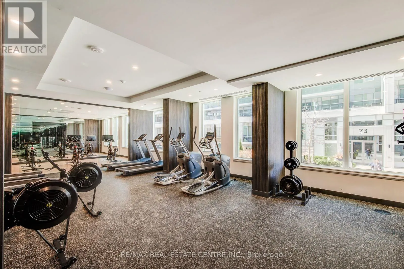 1003 - 93 ARTHUR STREET S